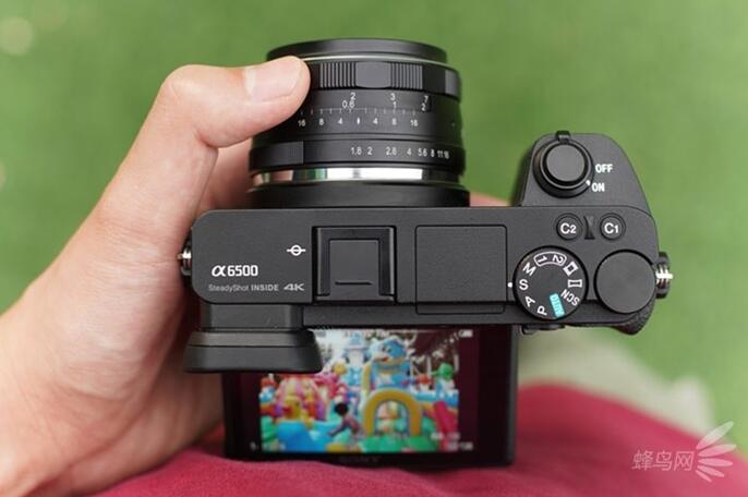 精細(xì)調(diào)焦與馥郁色彩 美科25mm f1.8鏡頭評測