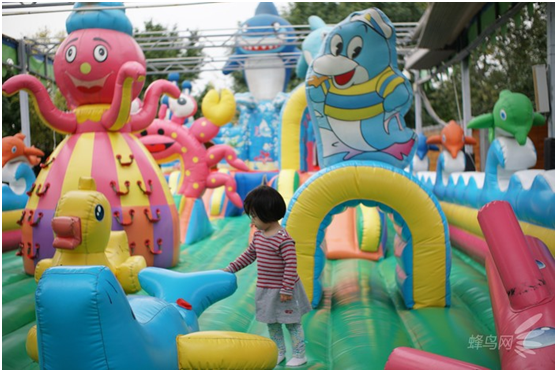 精細(xì)調(diào)焦與馥郁色彩 美科25mm f1.8鏡頭評測